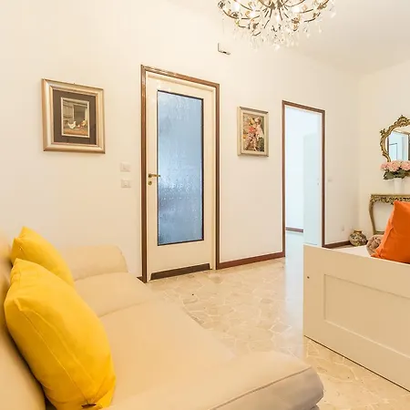 Alessia's Flat- Sondrio M3 Apartment *