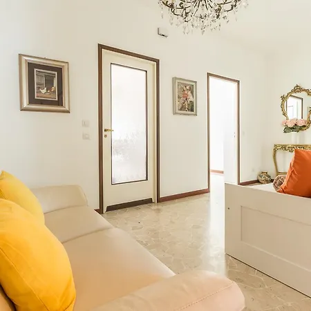 Apartment Alessia's Flat- Sondrio M3 *